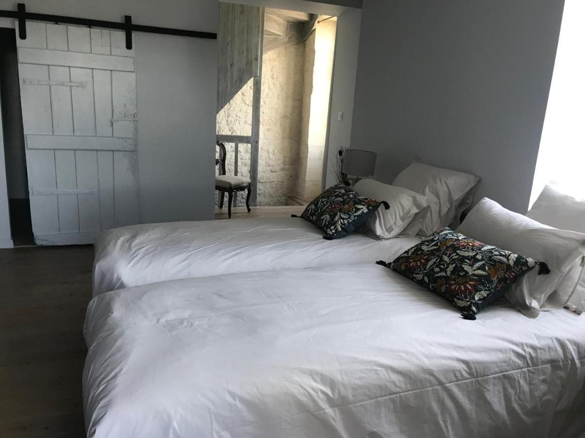 Logis De Pierre Levee Bed & Breakfast Bessines Exterior photo